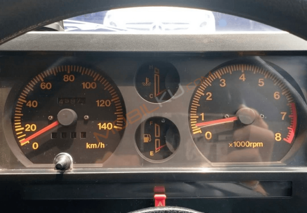 Mobil Suzuki Katana 2004