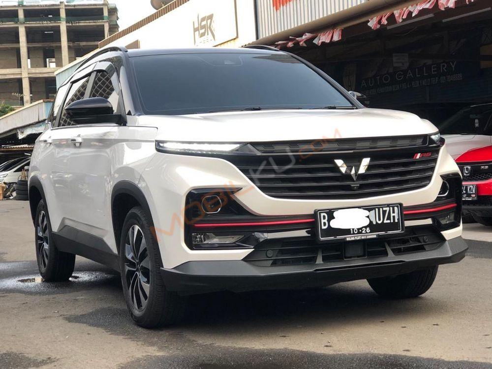 Mobil Wuling Almaz 2021