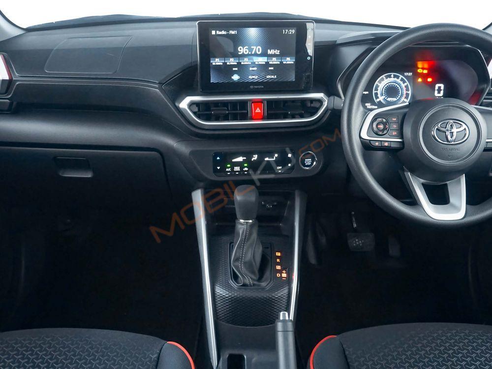 Mobil Toyota Raize 2023