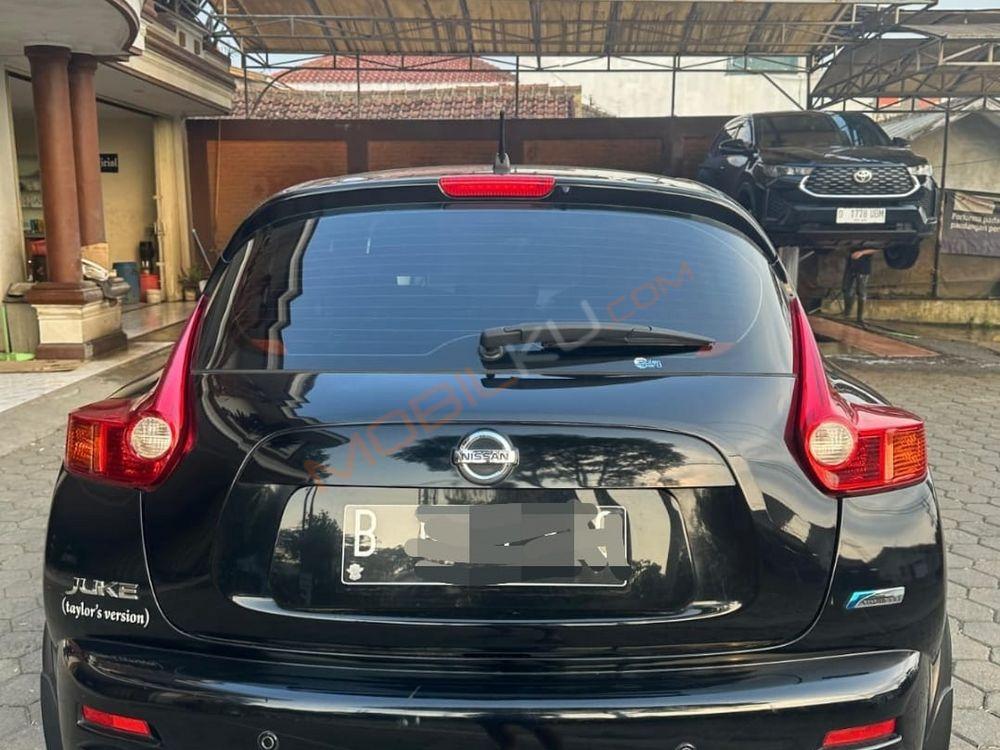 Mobil Nissan Juke 2012