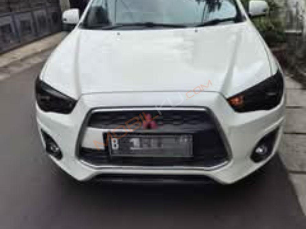 Mobil Mitsubishi Outlander Sport 2016