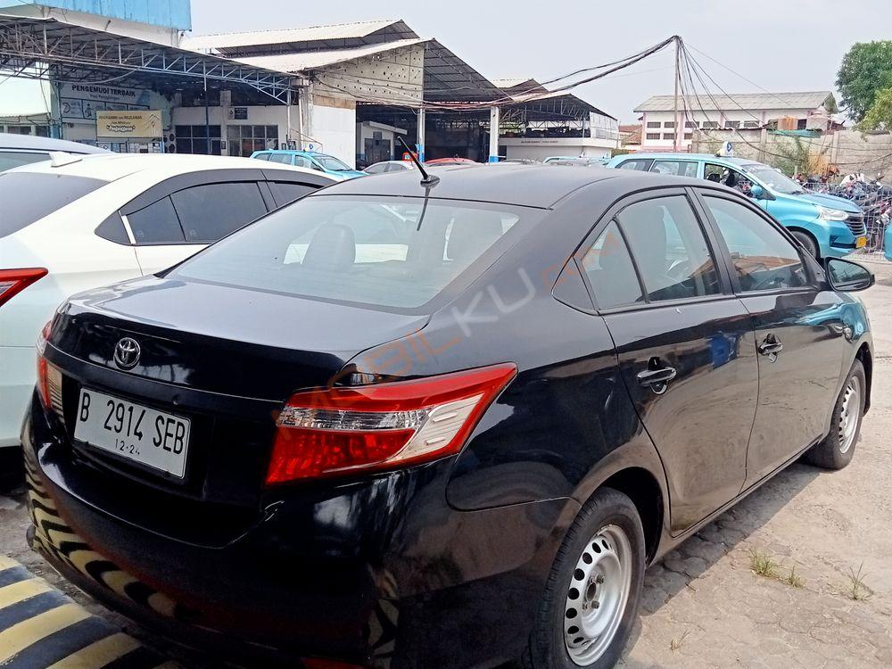 Mobil Toyota Limo 2014