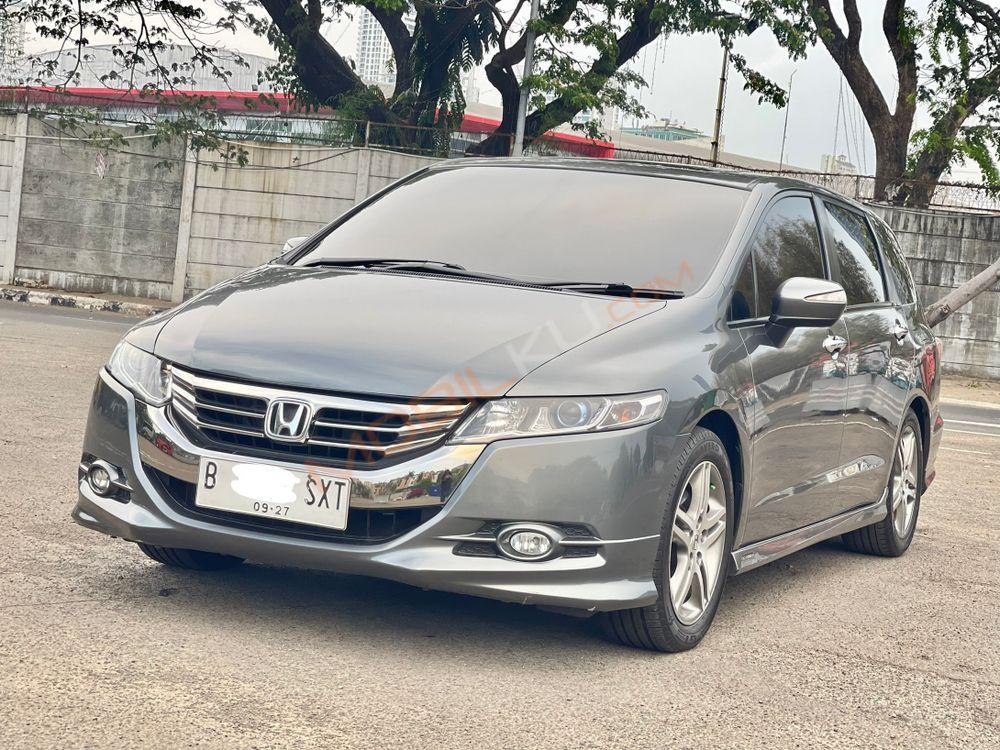 Mobil Honda Odyssey 2012