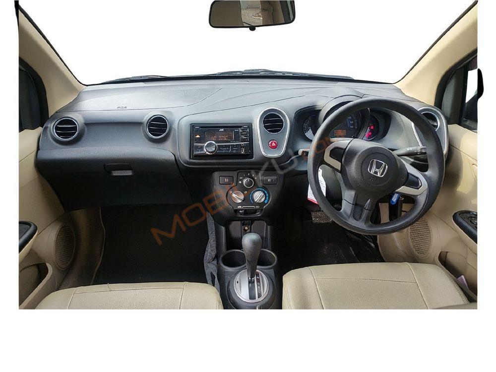 Mobil Honda Mobilio 2015