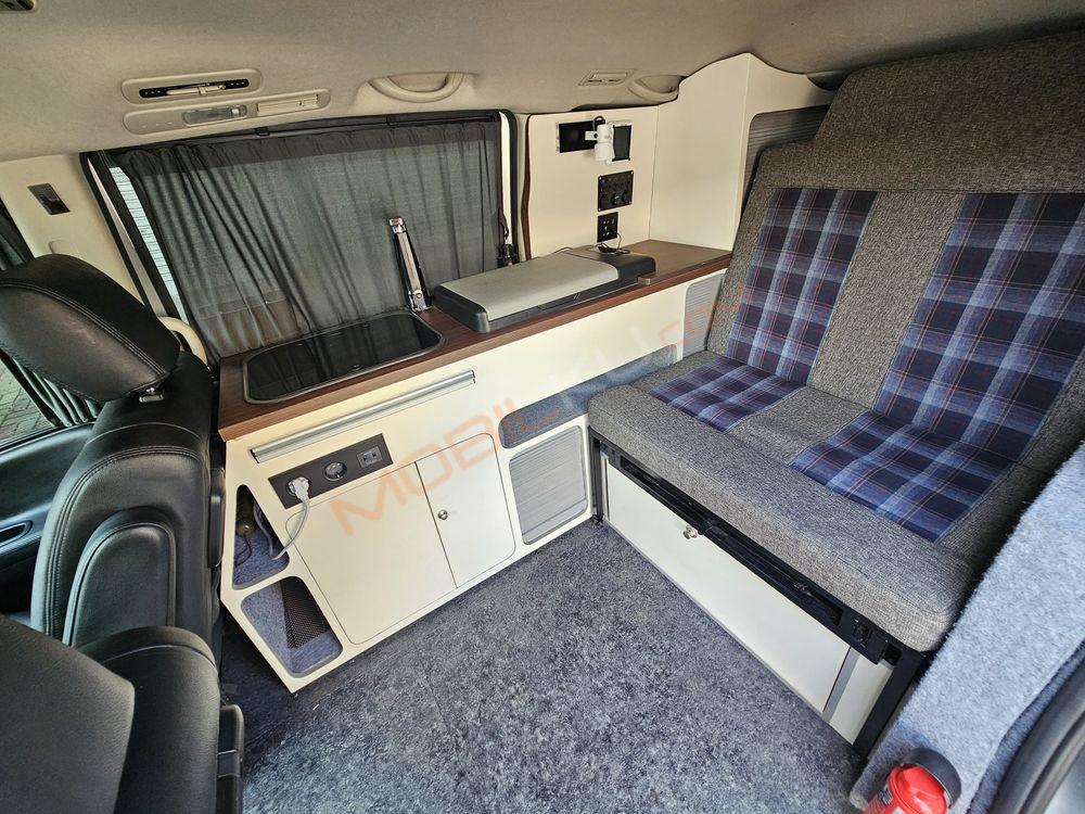 Mobil Nissan Serena 2017