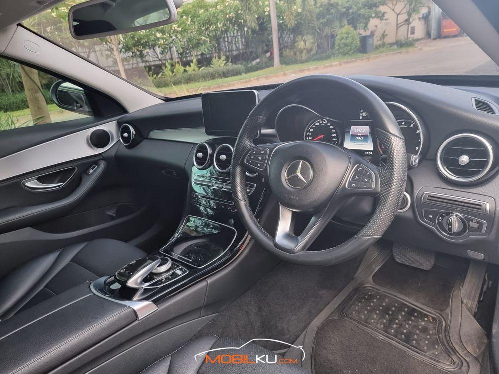 Mobil Mercedes-Benz C-Class 2015