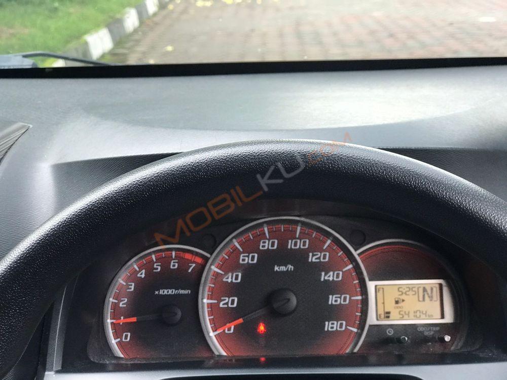 Mobil Toyota Avanza 2014