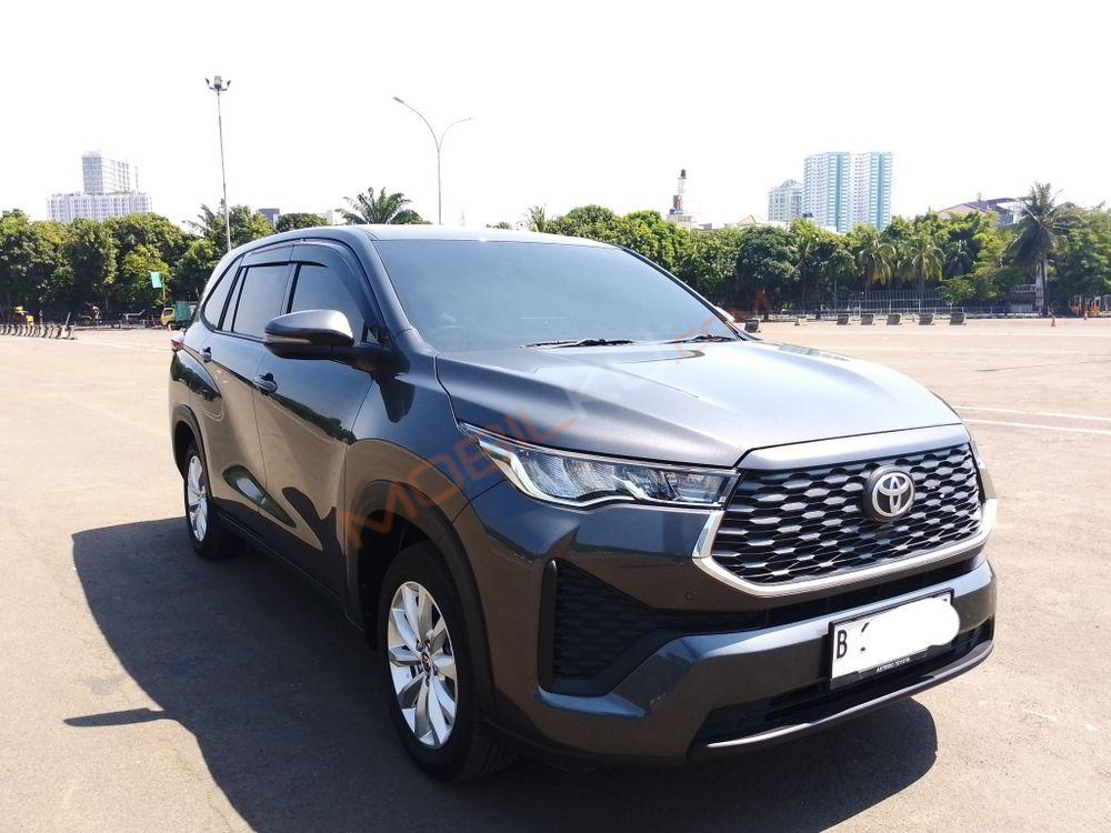 Mobil Toyota Kijang Innova Zenix 2023