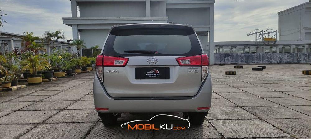 Mobil Toyota Kijang Innova 2020