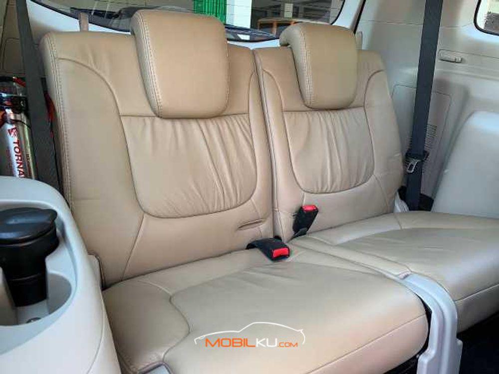 Mobil Mitsubishi Pajero Sport 2010