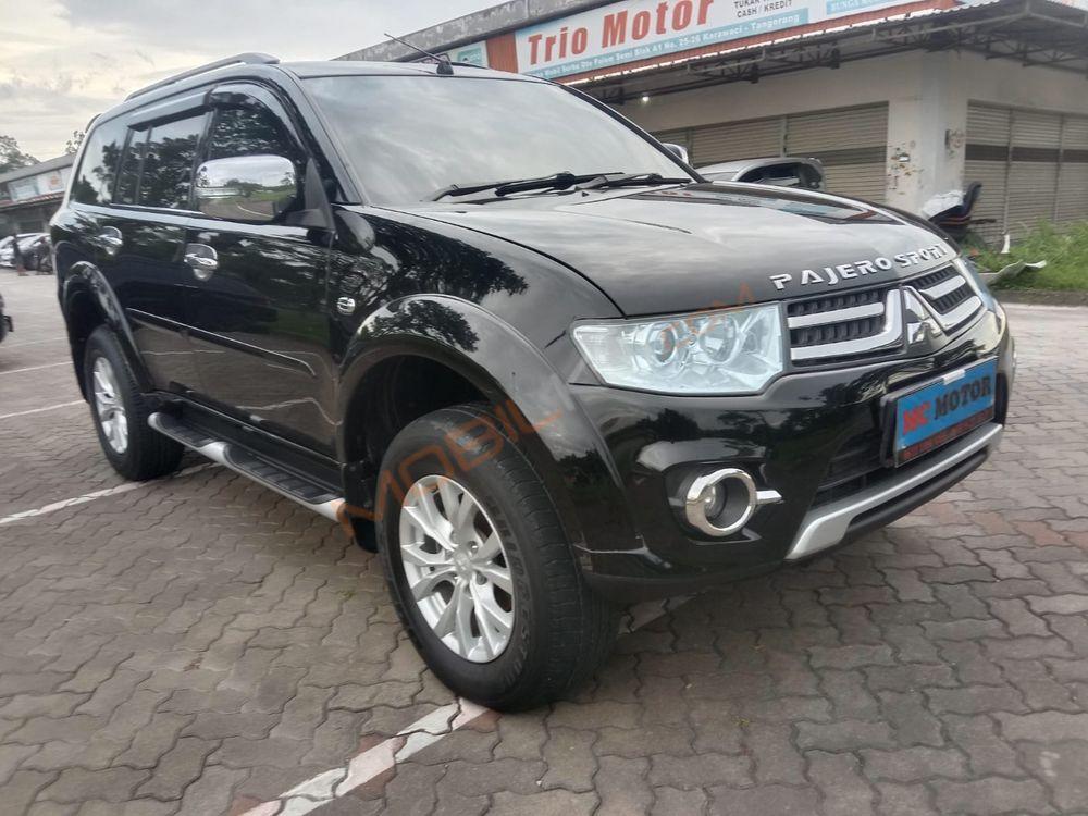 Mobil Mitsubishi Pajero 2014