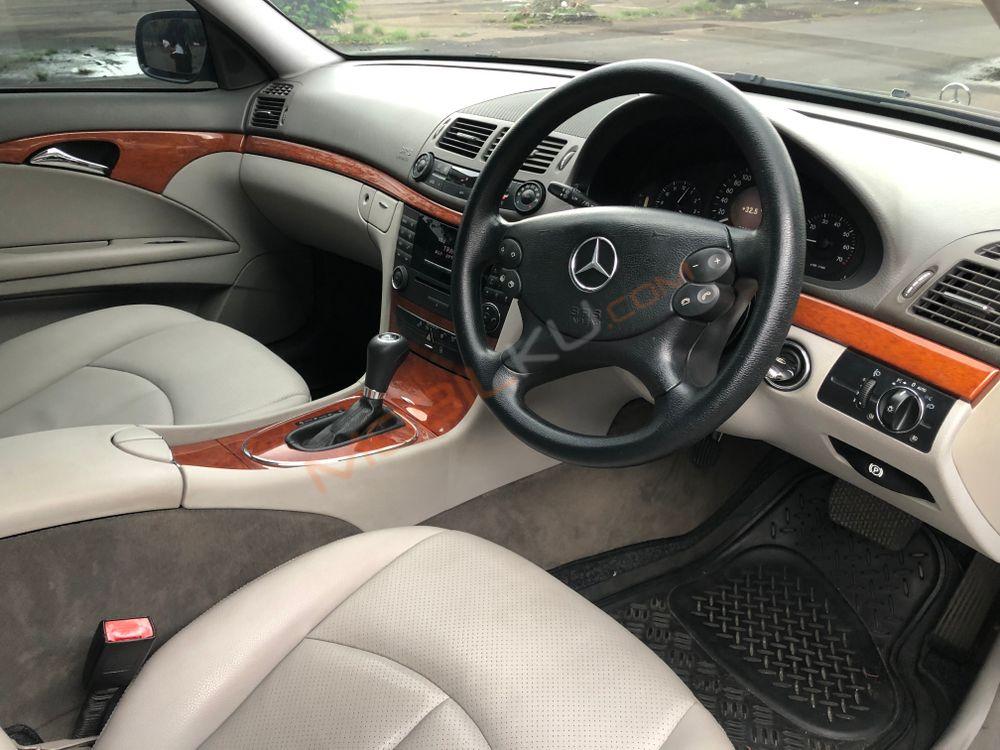 Mobil Mercedes-Benz E-Class 2007