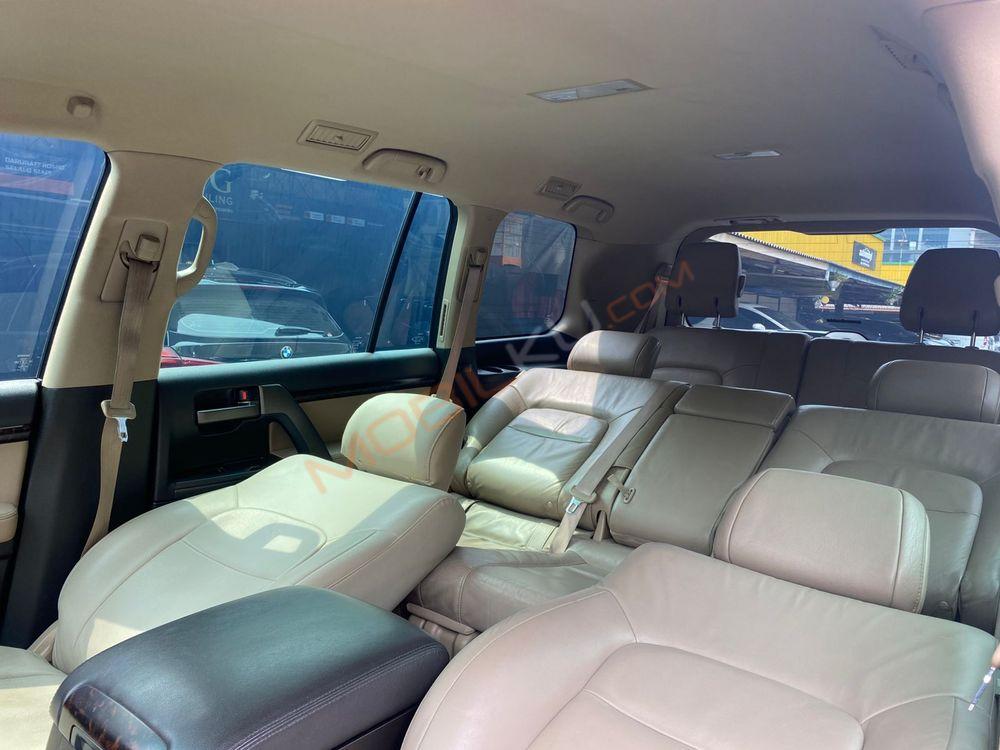 Mobil Toyota Land Cruiser 2008