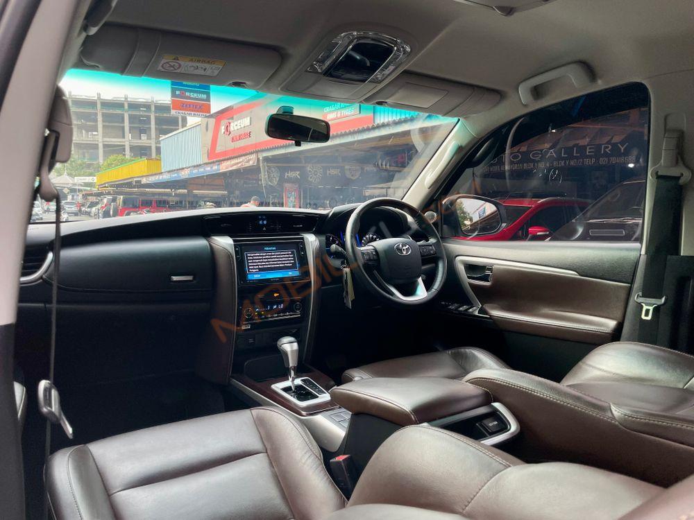 Mobil Toyota Fortuner 2020