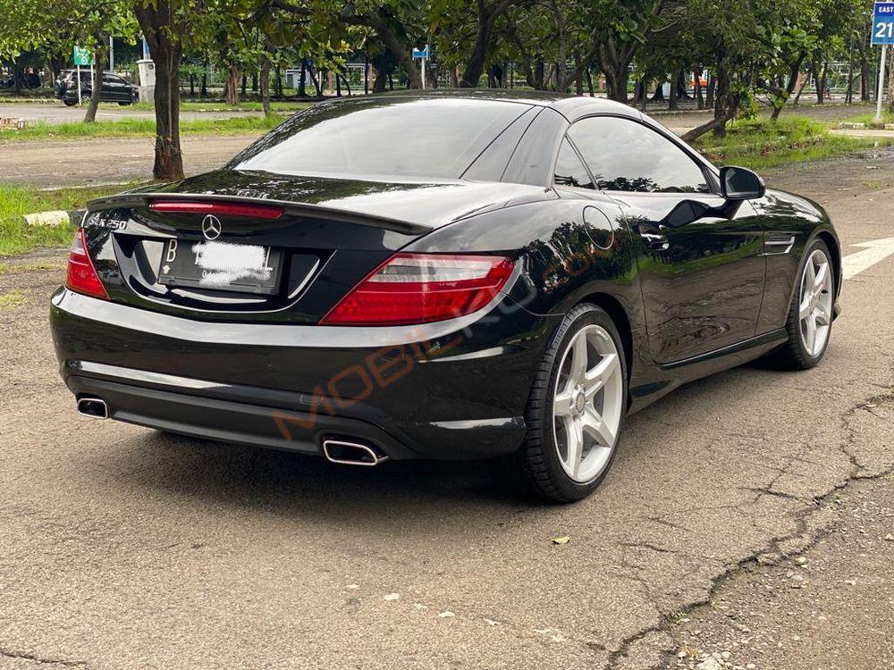 Mobil Mercedes-Benz SLK 2013