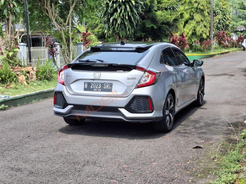 Mobil Honda Civic Hatchback 2019