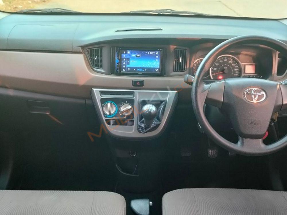 Mobil Toyota Calya 2017