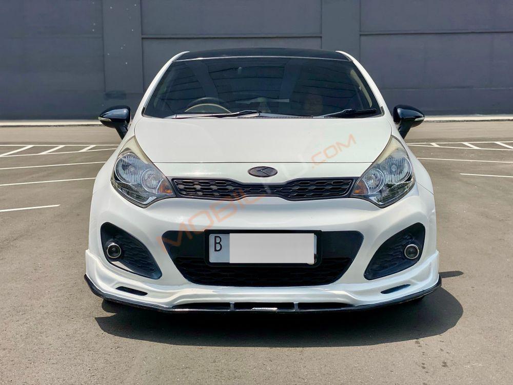 Mobil Kia Rio 2014