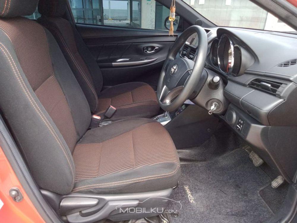 Mobil Toyota Yaris 2016
