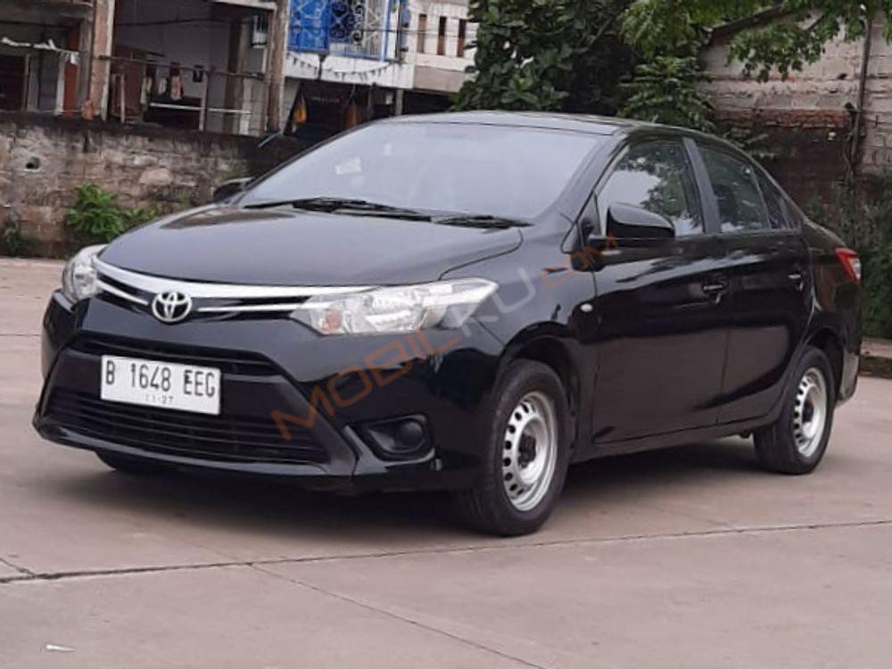 Mobil Toyota Limo 2014