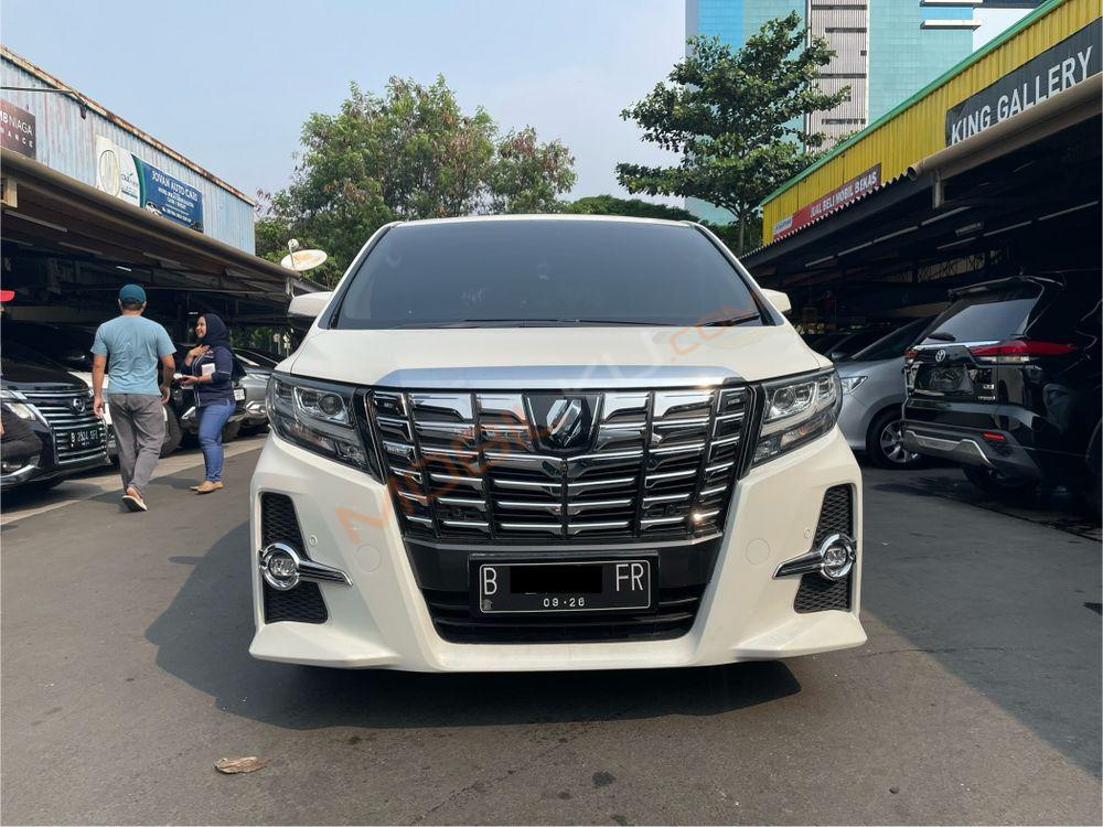Mobil Toyota Alphard 2016