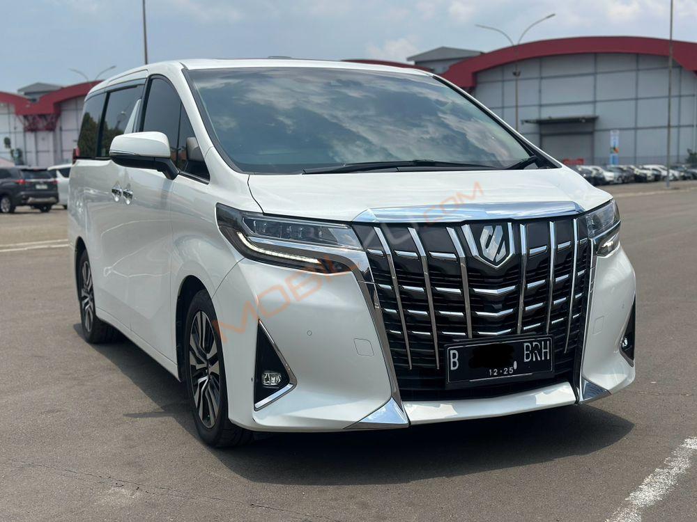 Mobil Toyota Alphard 2020