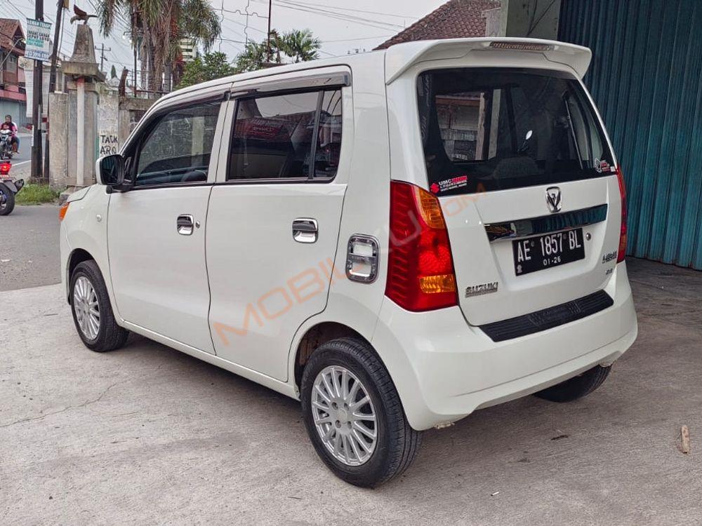 Mobil Suzuki Karimun Wagon R 2015