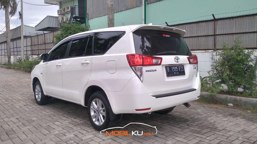 Mobil Toyota Kijang Innova 2017