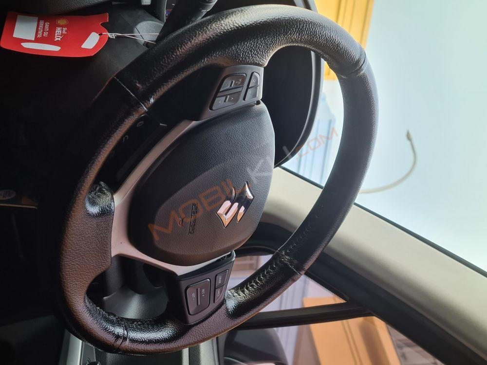 Mobil Suzuki SX4 2016