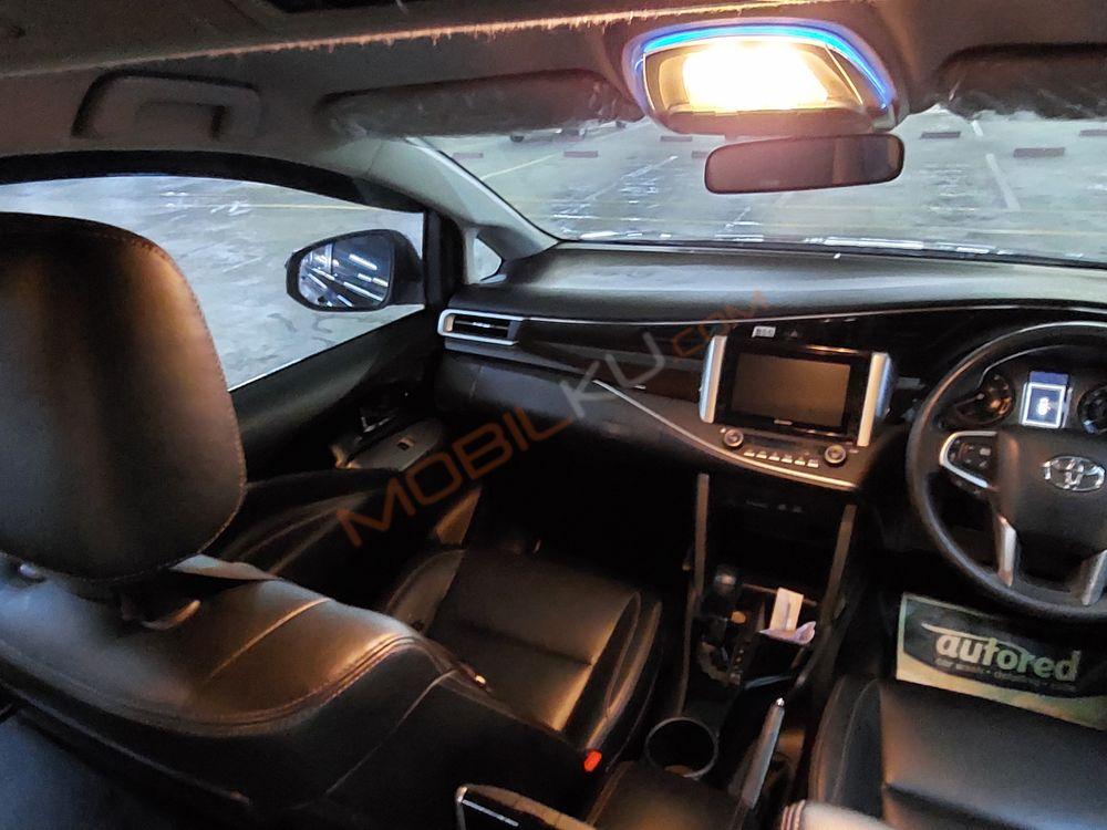 Mobil Toyota Kijang Innova 2019