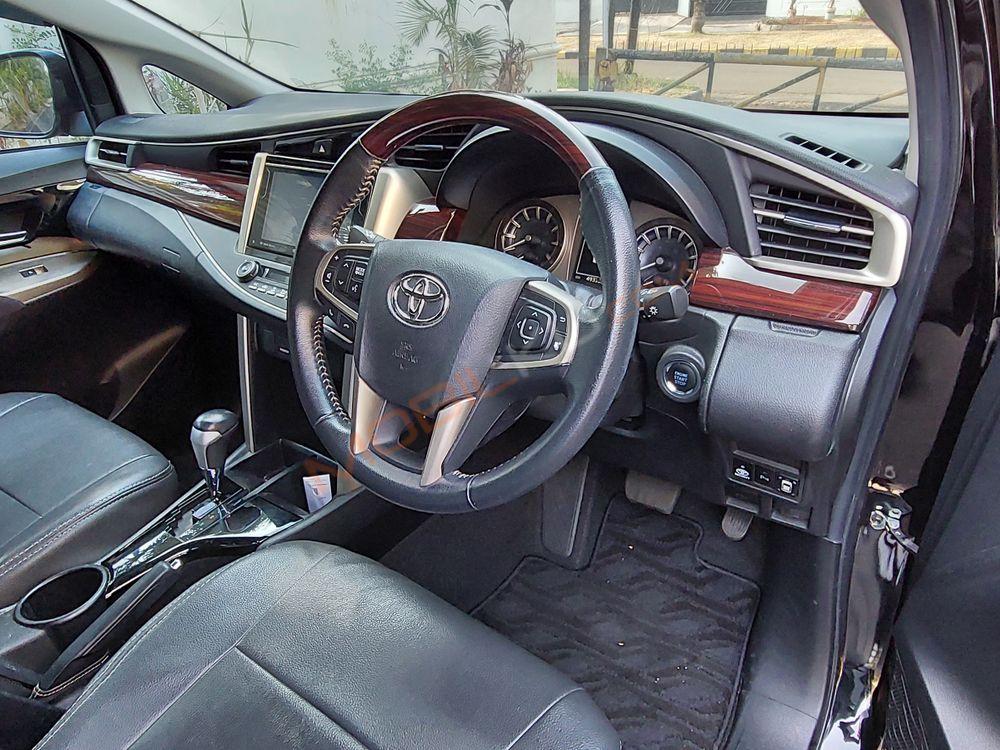 Mobil Toyota Kijang Innova 2018