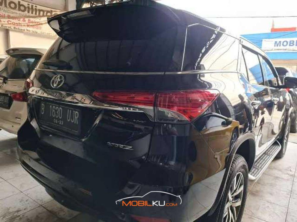 Mobil Toyota Fortuner 2018
