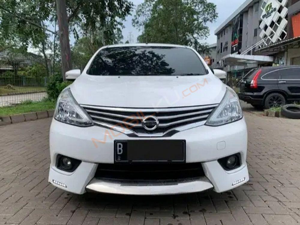 Mobil Nissan Livina 2018