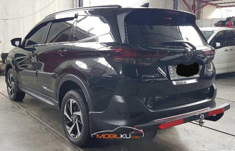 Mobil Toyota Rush 2020