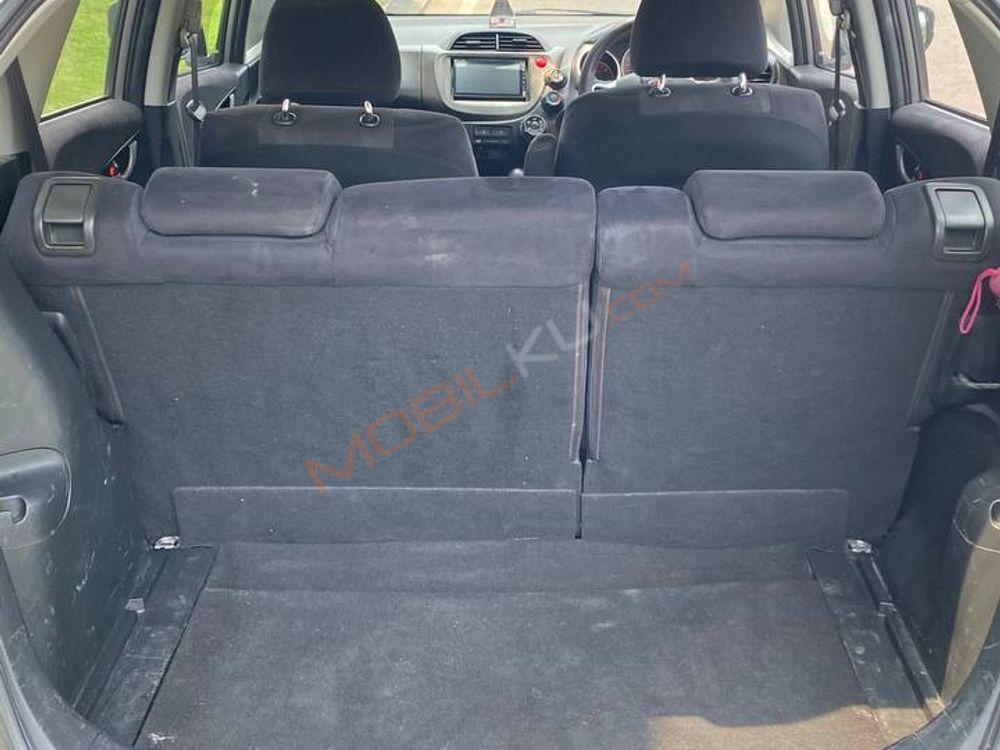 Mobil Honda Jazz 2009