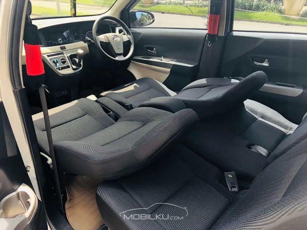 Mobil Daihatsu Sigra 2016