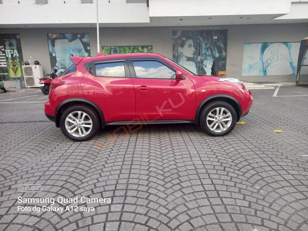 Mobil Nissan Juke 2012