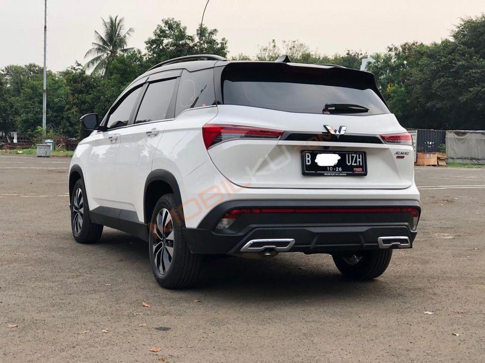 Mobil Wuling Almaz 2021