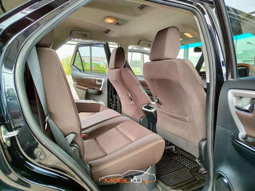 Mobil Toyota Fortuner 2016