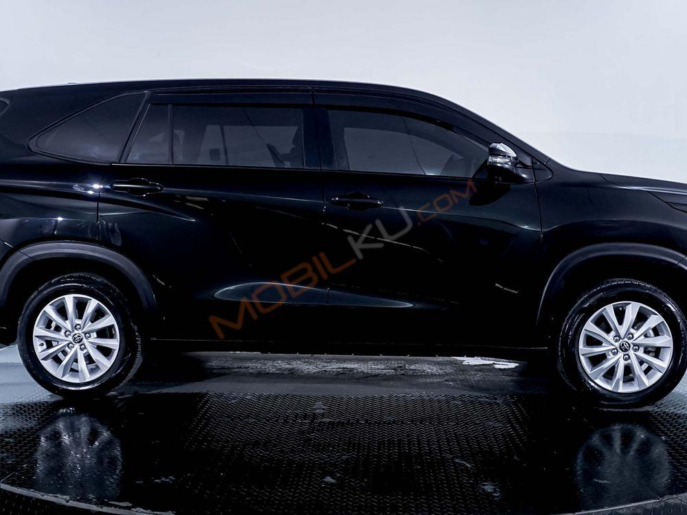 Mobil Toyota Kijang Innova Zenix 2022