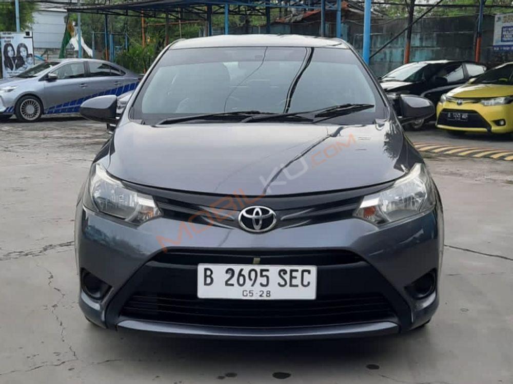 Mobil Toyota Limo 2016