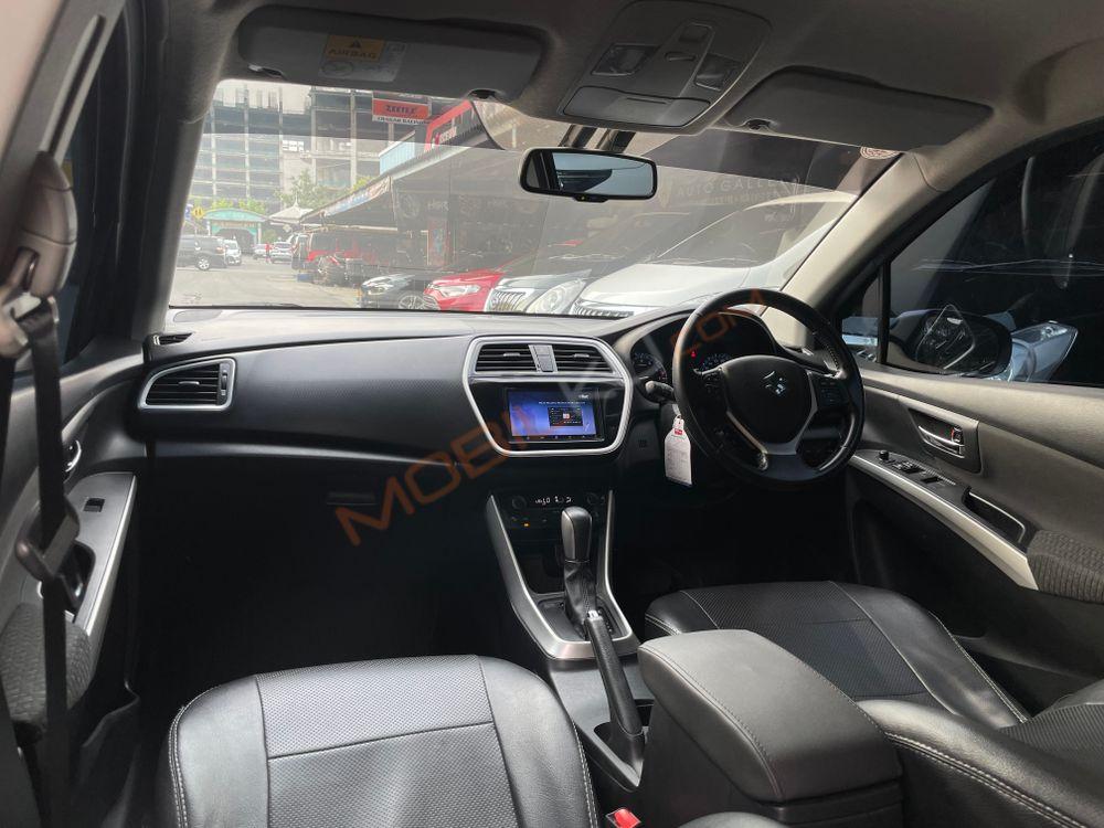 Mobil Suzuki SX4 2017