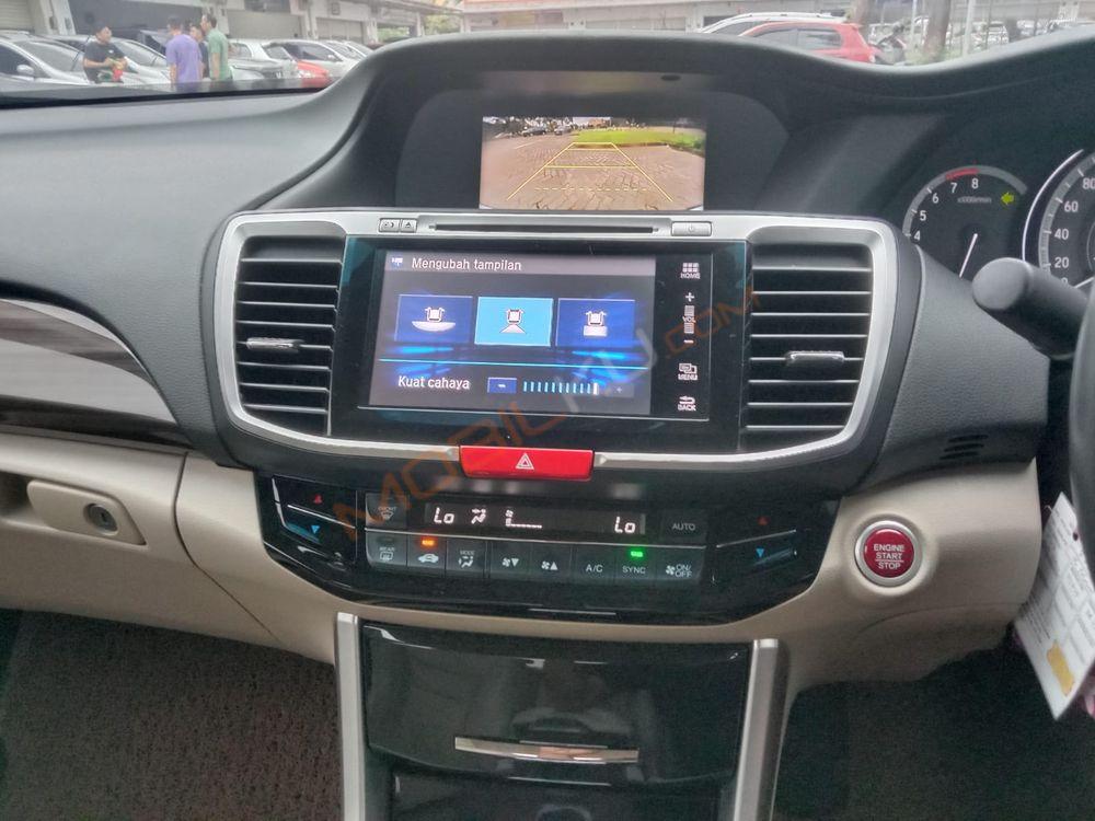 Mobil Honda Accord 2017