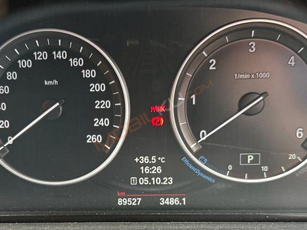 Mobil BMW 5 Series 2014