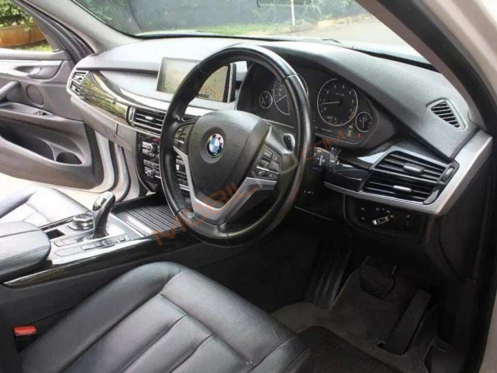 Mobil BMW X5 2015