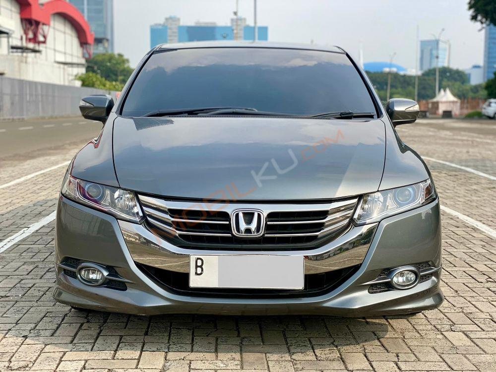 Mobil Honda Odyssey 2012