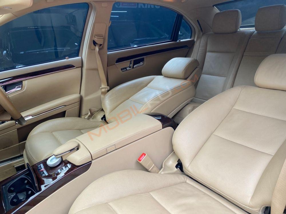 Mobil Mercedes-Benz S-Class 2011