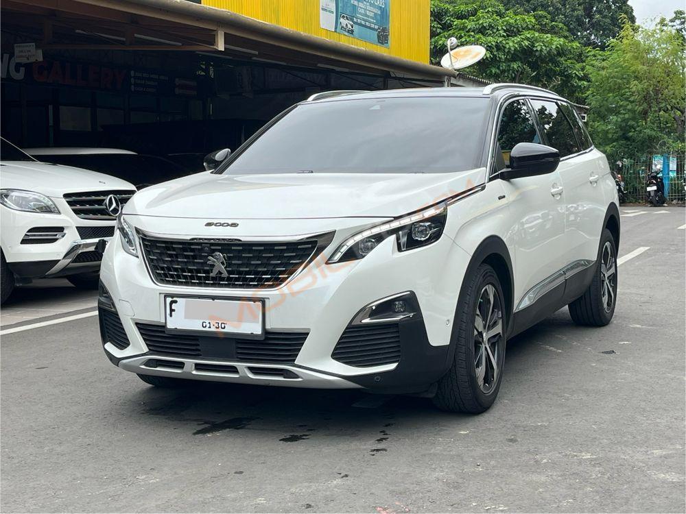 Mobil Peugeot 5008 2019