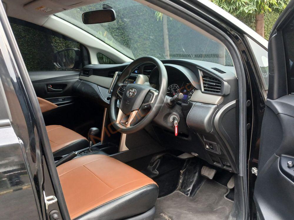 Mobil Toyota Kijang Innova 2019