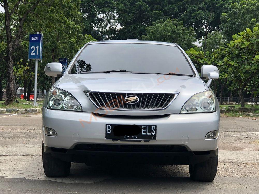 Mobil Toyota Harrier 2013